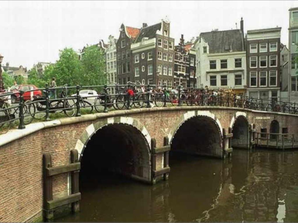 Lovely Canal Apartment Amsterdam Exterior photo